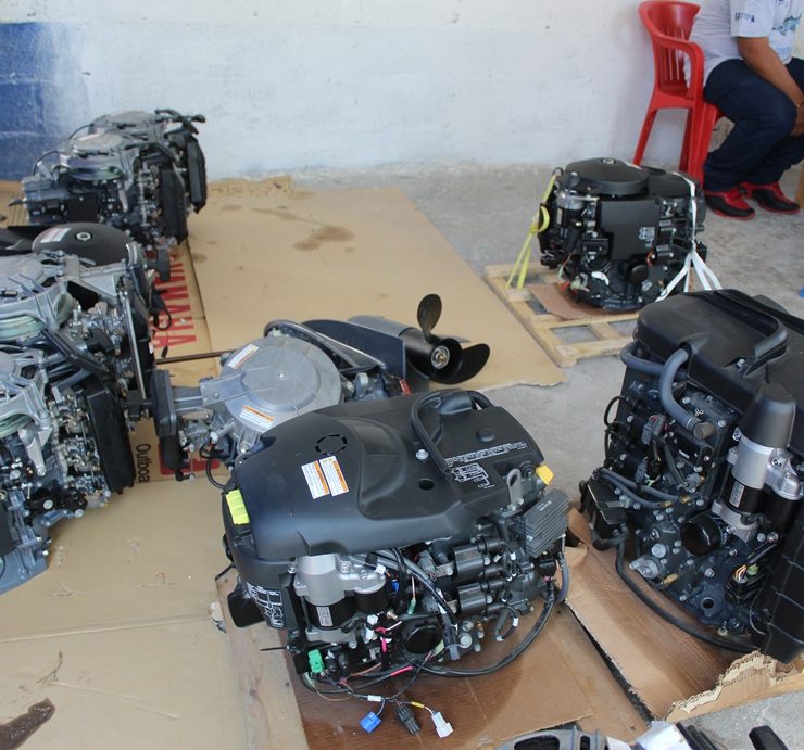 Entrega de motores a pescadores programa de simulación