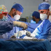 IMSS alerta sobre la práctica clandestina de inyecciones con aceites minerales: una amenaza de salud pública que urge frenar