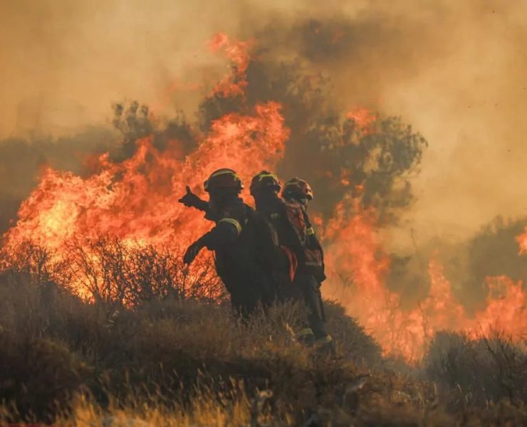 Incendios arrasan Grecia y Turquía
