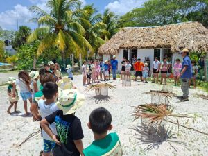 La SDS impulsa actividades de sensibilización para niñas y niños en la Reserva Estatal de Dzilam de Bravo, como parte del Programa de Protección y Conservación de Tortugas Marinas.