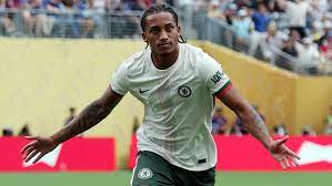 El delantero brasileño Joao Pedro llevó a su equipo el Chelsea, a la final del Mundial de Clubes, con doblete ante su ex equipo el Fluminense.