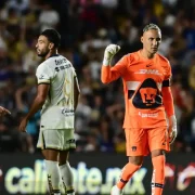 Keylor Navas debutó con el pie derecho y Pumas sumó sus primeros puntos