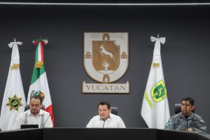 Elementos de la Secretaría de Seguridad Pública y corporaciones federales durante uno de los operativos coordinados para reforzar la seguridad en centros penitenciarios de Yucatán.