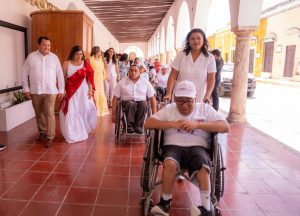 La presidenta honoraria del DIF Yucatán, Wendy Méndez Naal, destacó que el programa “Jáalk’ab” es una oportunidad para liberar el potencial de quienes enfrentan alguna discapacidad.