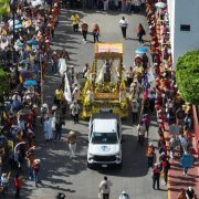 Paseo de la Virgen del Carmen por Tierra y misa en el Estadio Universitario