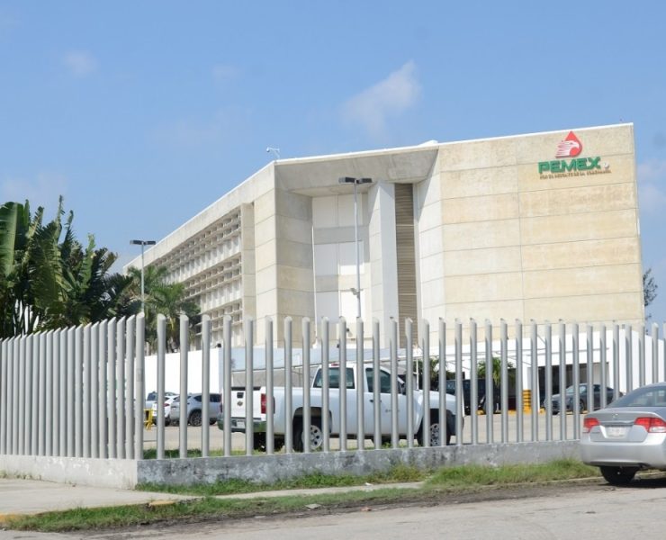Reestructuración de personal en Pemex solo en el área administrativa