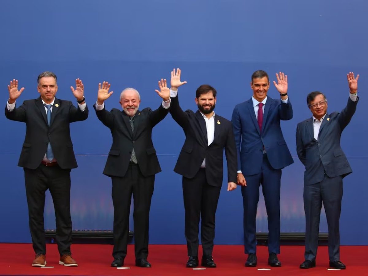 https://lachispa.mx/wp-content/uploads/2025/07/Presidentes-progresistas-se-reunen-en-Chile-1200x900.jpg