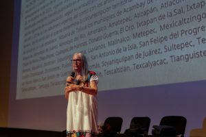 Julieta Fierro impartió una conferencia magistral sobre divulgación científica, destacando la importancia de hacer accesible el conocimiento para todos.