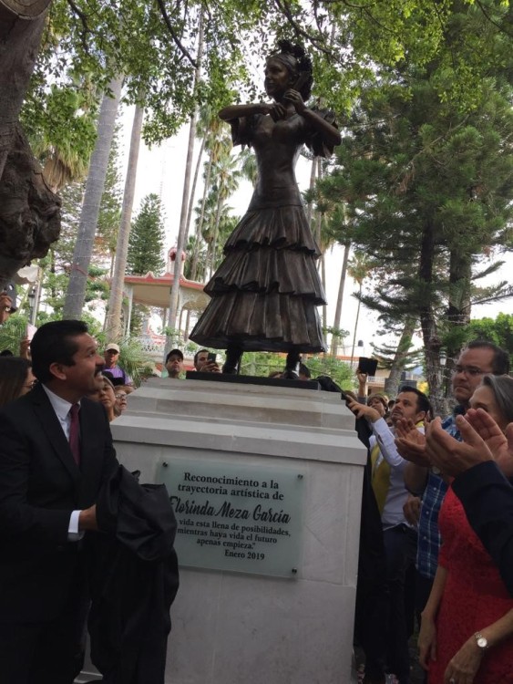 Qué representa realmente la estatua de Florinda Meza