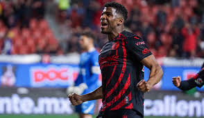 Con 12 goles en el Clausura 2025, Raúl Zúñiga se une como el tercer refuerzo del América para reforzar el ataque azulcrema.