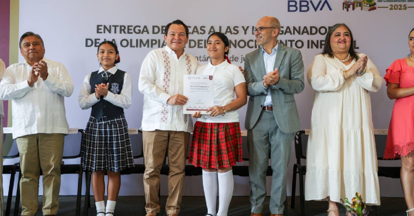 Reconocieron a estudiantes destacados de Yucatán con becas increíbles