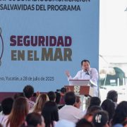 Respaldan a pescadoras y pescadores de Progreso con equipamiento histórico