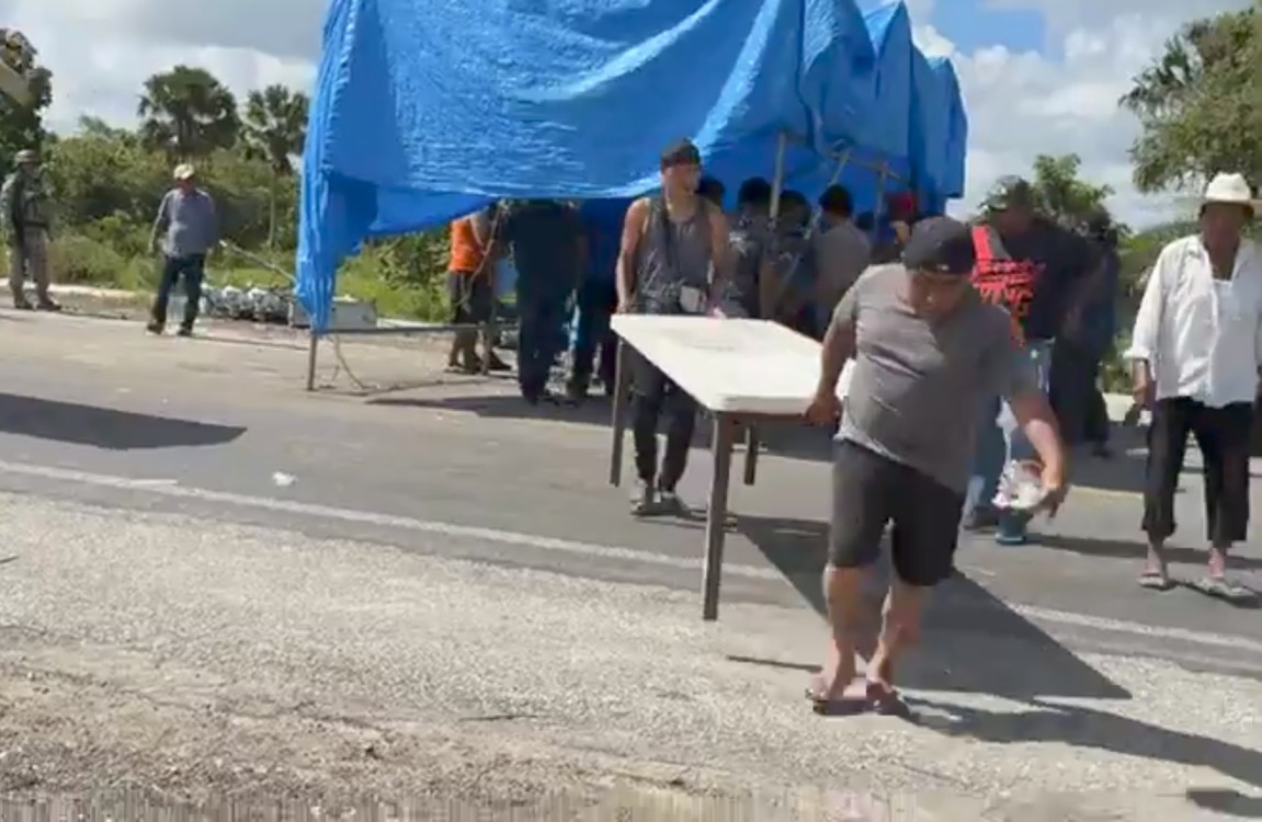 Se libera bloqueo de San Antonio Cárdenas