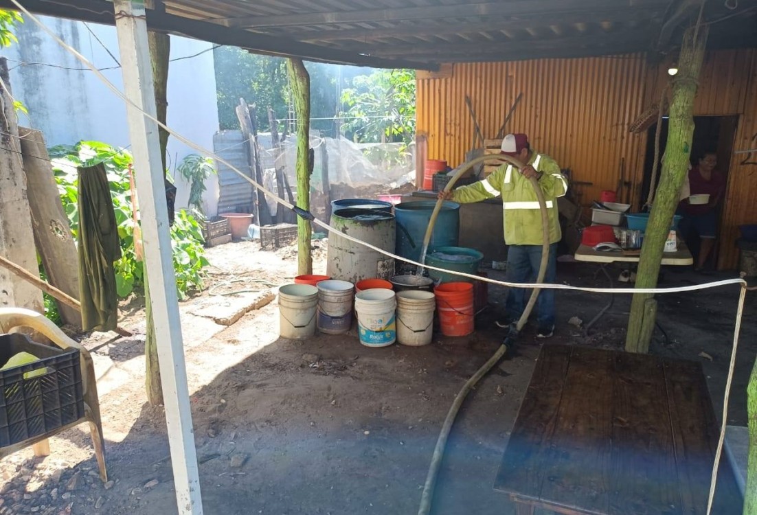 Familias de Atasta carecen de agua potable