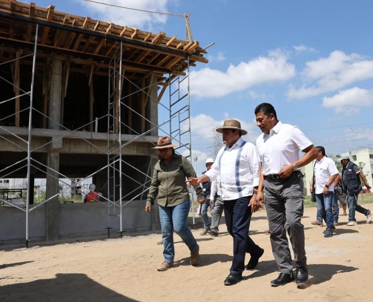 Supervisa el gobernador Javier May obra del plantel Colegio de Bachilleres de Pomoca
