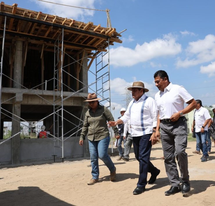 Supervisa el gobernador Javier May obra del plantel Colegio de Bachilleres de Pomoca