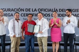 Crescencio Sosa Sánchez recibió su certificado de identificación, símbolo de inclusión y reconocimiento jurídico tras más de seis décadas sin acceso a este derecho fundamental.