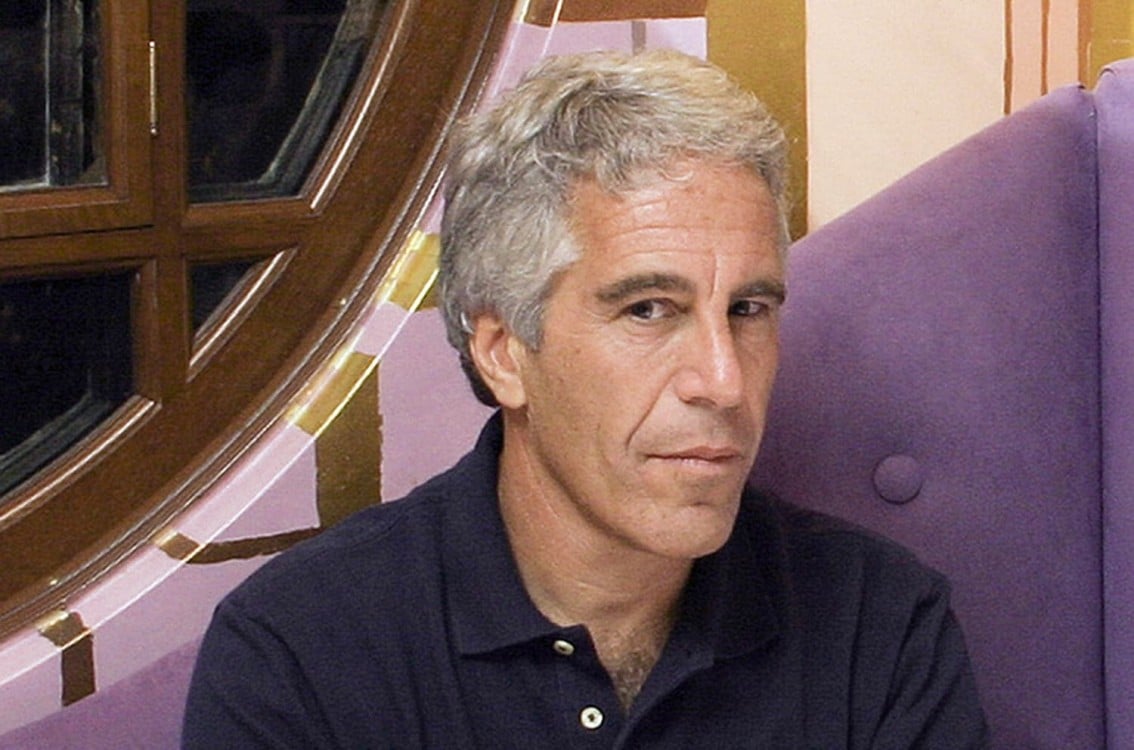Trump insta a sus seguidores a dejar los archivos del caso Epstein