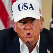 Trump planea imponer aranceles a 150 países