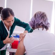 Módulos de vacunación de DPT en centros comerciales de Ciudad del Carmen