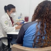 Vacunarán a mujeres embarazadas contra la tos ferina