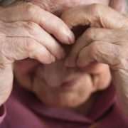 Violencia familiar Hijo agrede a su madre