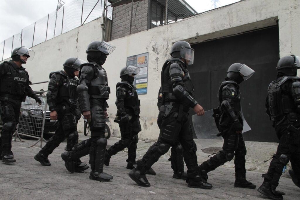 Violento enfrentamiento entre grupos armados