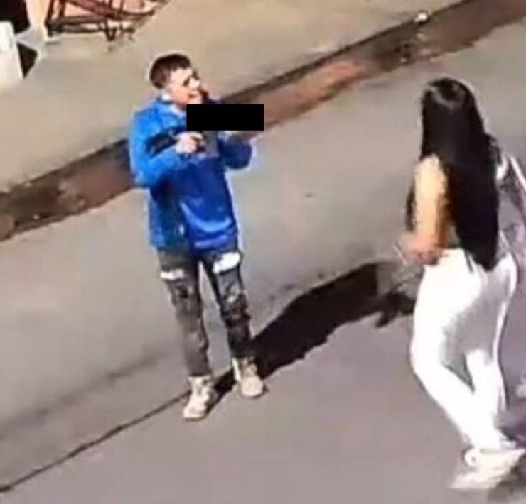 hombre asesina a mujer con un fusil