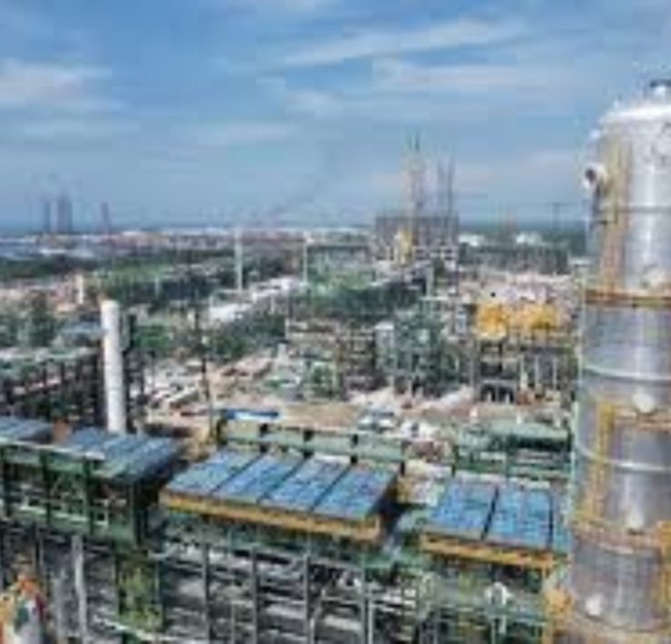 Refinería Dos Bocas detenida dos meses