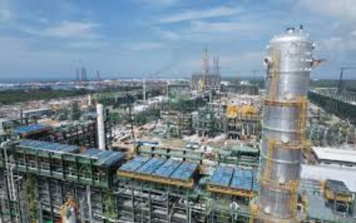Refinería Dos Bocas detenida dos meses