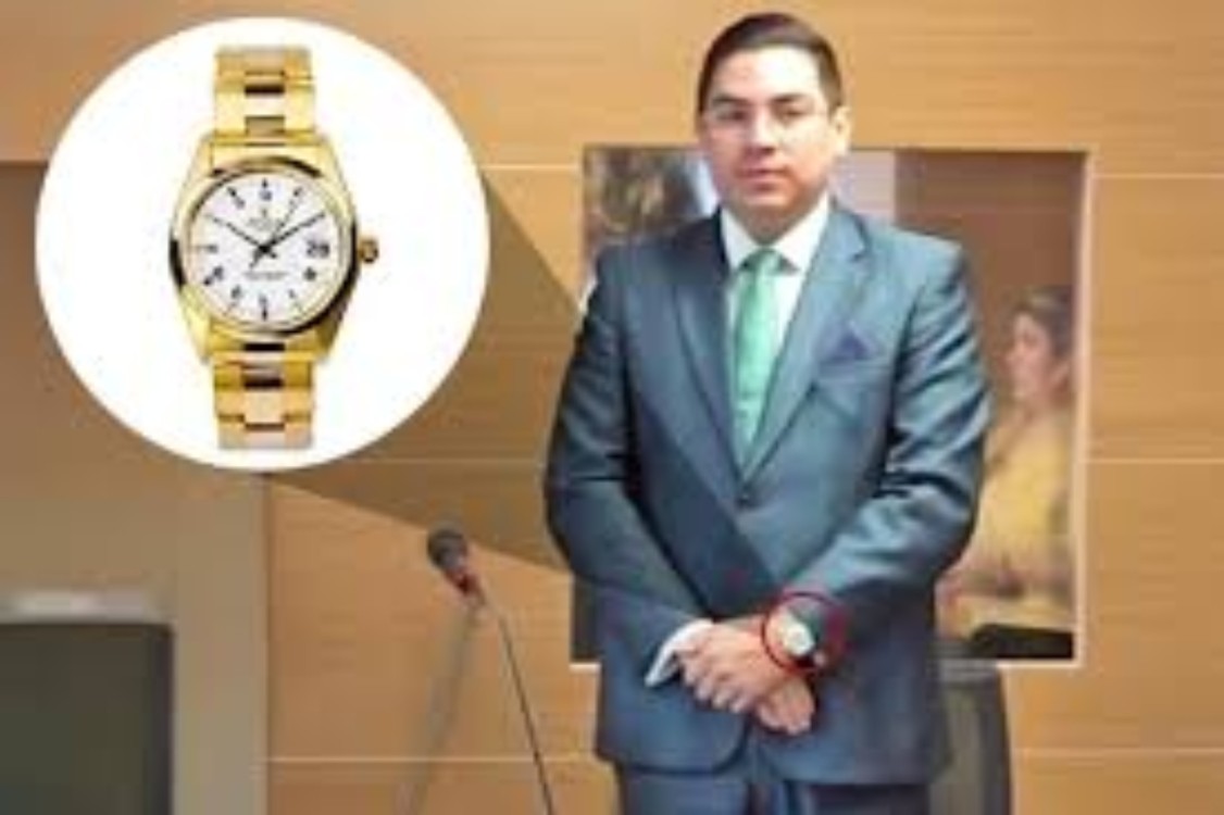 funcionario aduanas relojes millonarios