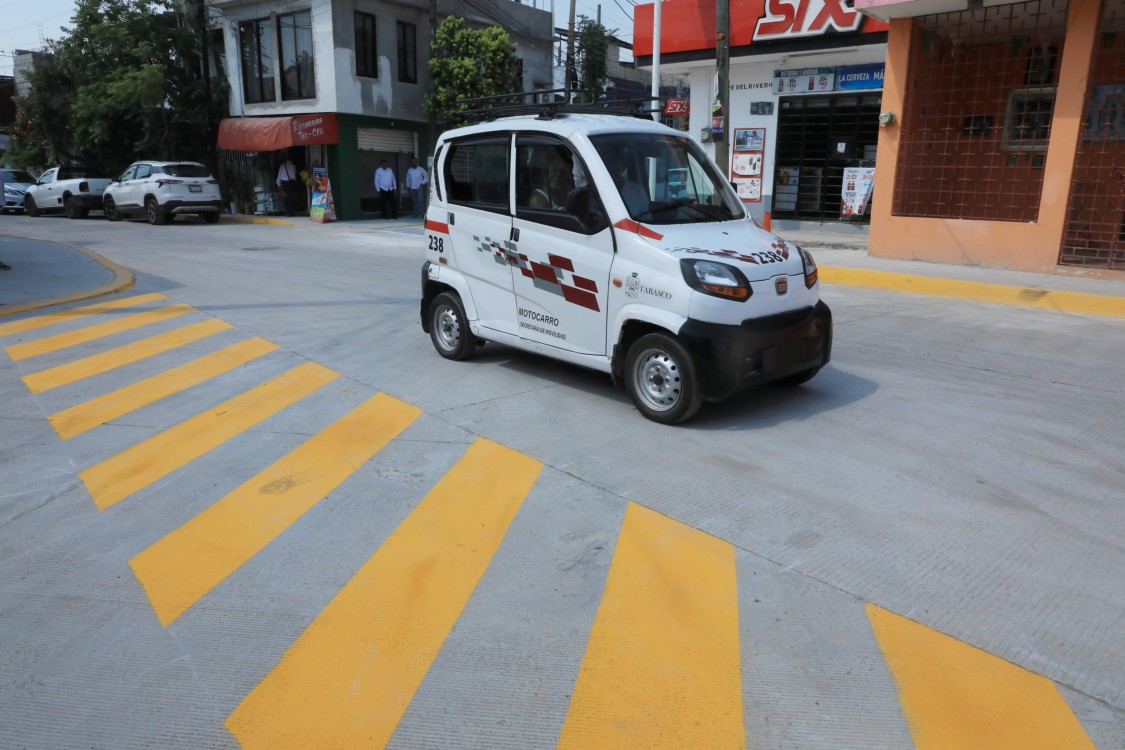 el gobernador Javier May Rodríguez entrega obras