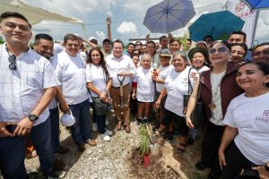 Autoridades, estudiantes y ambientalistas unieron esfuerzos en la jornada de reforestación en el Recinto Ferial de Valladolid.