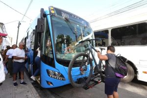 Tras una mesa de diálogo con concesionarios del transporte público del Sistema Va y Ven, se acordó mantener el servicio al 100% durante las horas pico