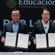¡Histórico convenio para reducir el analfabetismo en México!