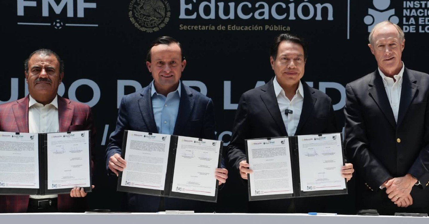 ¡Histórico convenio para reducir el analfabetismo en México!