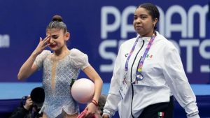 La gimnasta mexicana Ana Luisa Abraham recibió el Himno Nacional Mexicano con lágrimas de emoción tras ganar el oro en gimnasia rítmica.