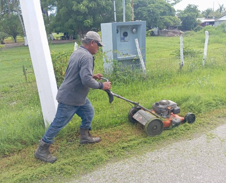 Romeo Reyes paga salario de hambre a trabajadores de la Junta Municipal de Atasta