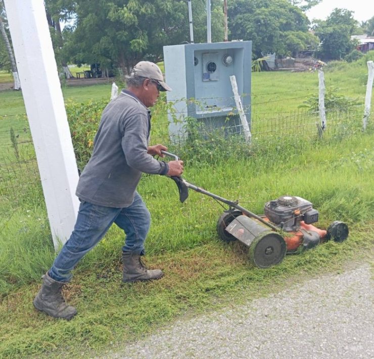 Romeo Reyes paga salario de hambre a trabajadores de la Junta Municipal de Atasta