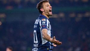 Con un gol olímpico de Sergio Canales incluido, el Monterrey le ganó 3-0 a los rayos del Necaxa.