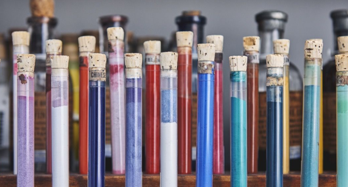 ¿Por qué Harvard protege los colores más raros?