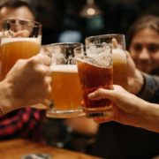 Las cinco cervezas con más calorías según la Profeco