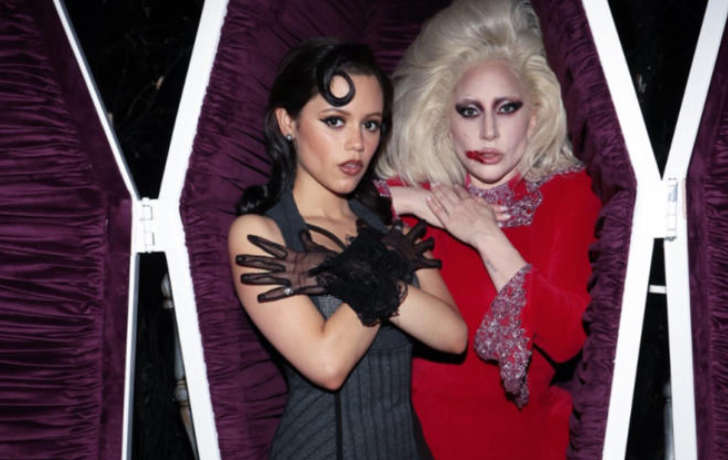 Tim Burton elogia a Lady Gaga en la premiere de Merlina