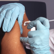 Científicos crean una vacuna universal que podría curar el cáncer