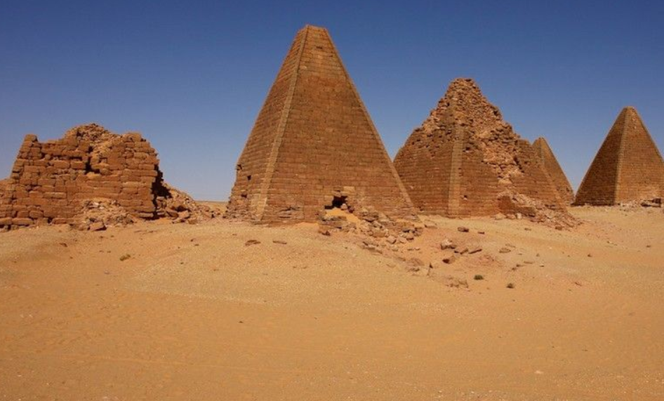 Hallan antiguas pirámides en Europa, son llamadas “tumbas de los gigantes”