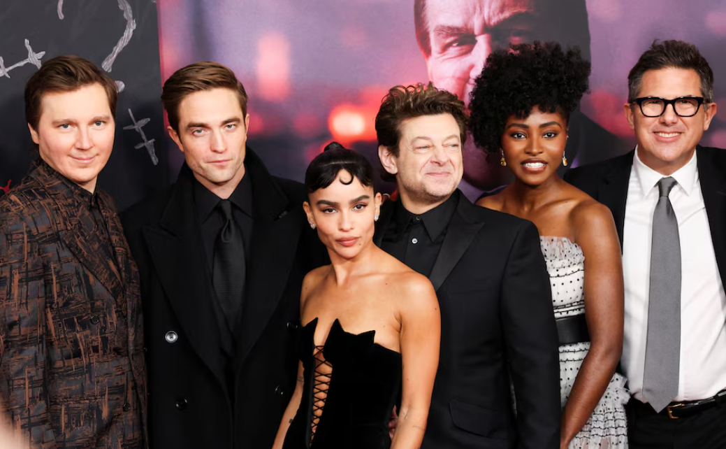 Robert Pattinson vuelve como Batman y se une al equipo original