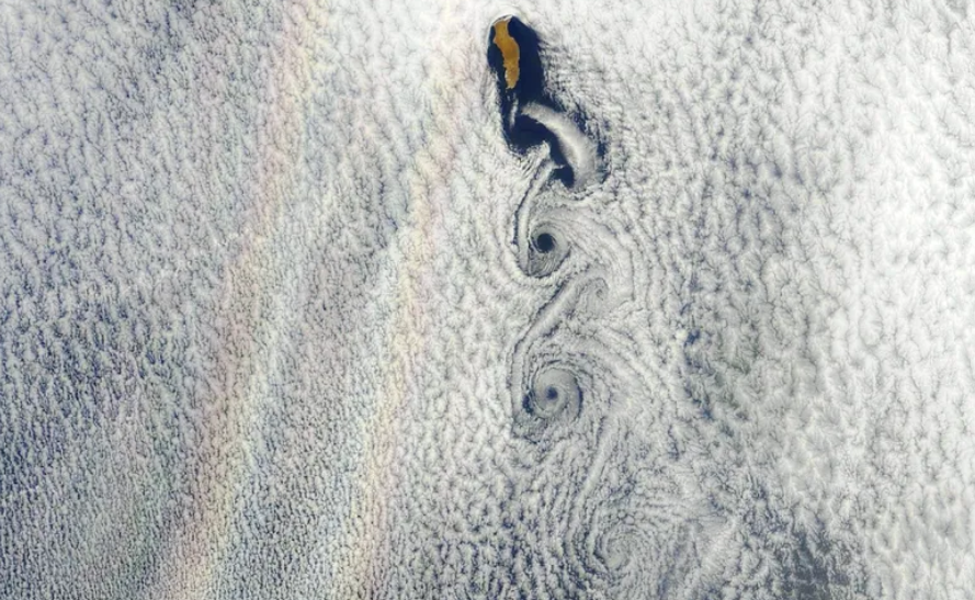 ¿Qué son los vórtices de von Kármán y por qué causan vacíos oscuros?