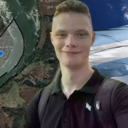 Joven reclama un territorio sin dueño y se proclama su presidente