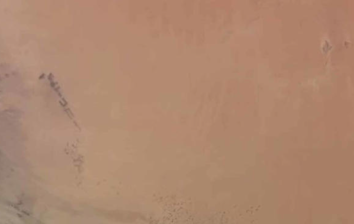 Cámara espacial detecta símbolos misteriosos en un desierto