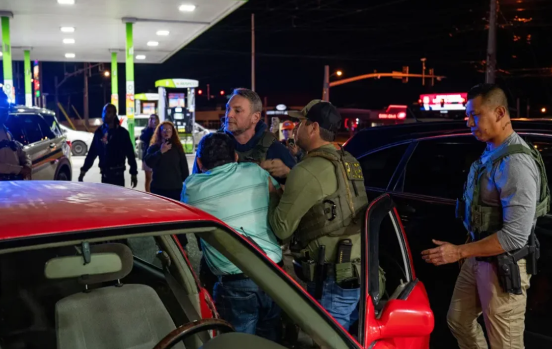 ¿Por qué EEUU controla millones de visas activamente?